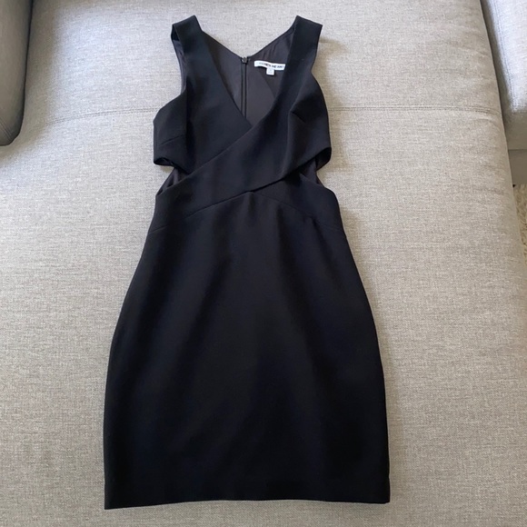 Elizabeth and James dress - Picture 2 of 3